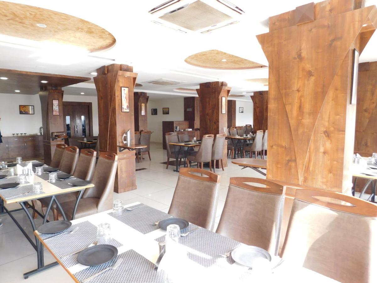 Hotel Shiva Club And Resort Mundra Экстерьер фото